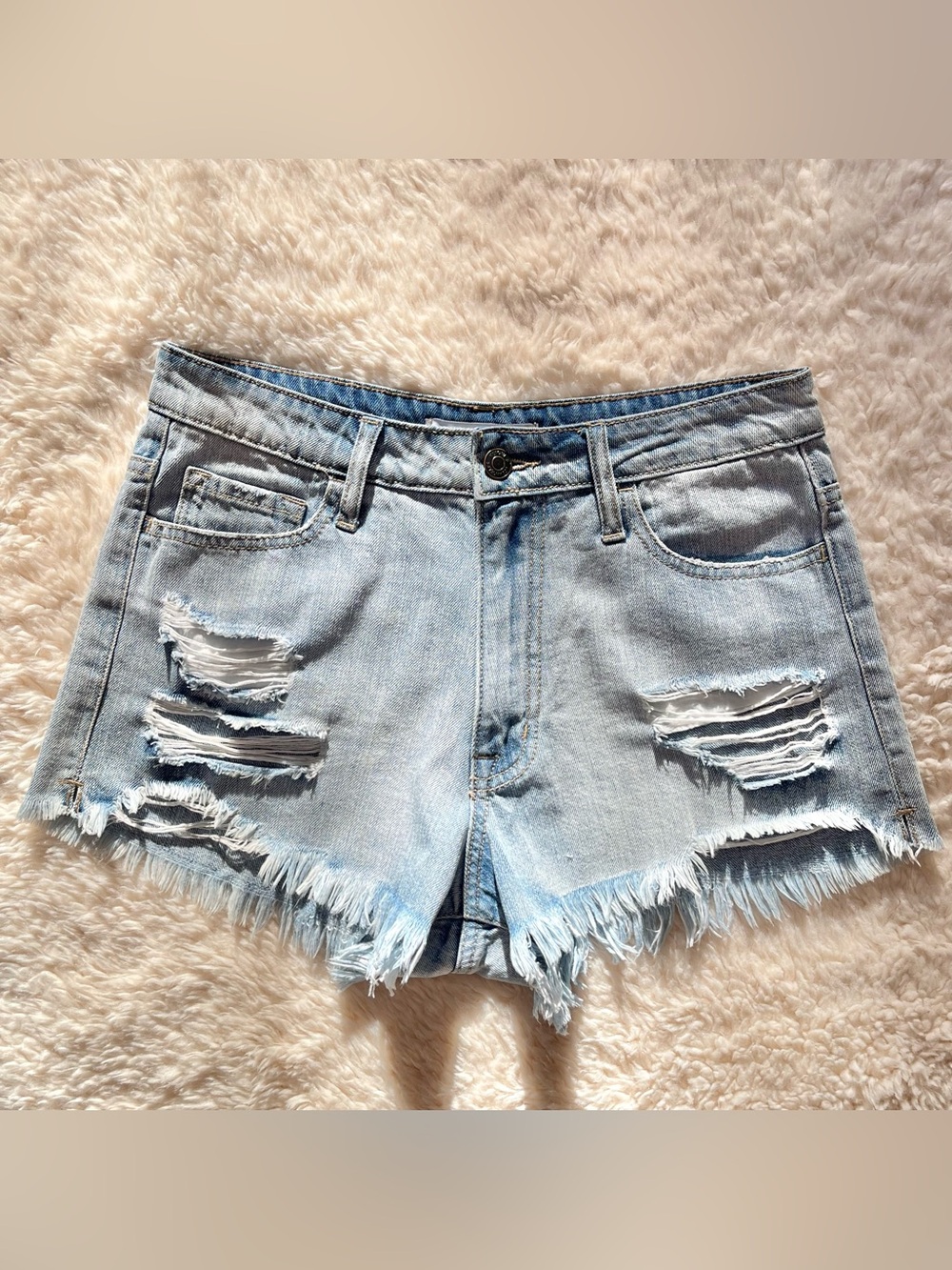Klique B. Light Wash Distressed Denim Cut Off Jean Shorts Mid-Rise Women’s 27